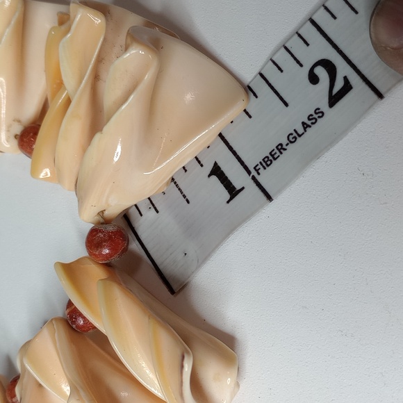 Vintage Unquie Shell and Coral Bead Necklace - Picture 12 of 14